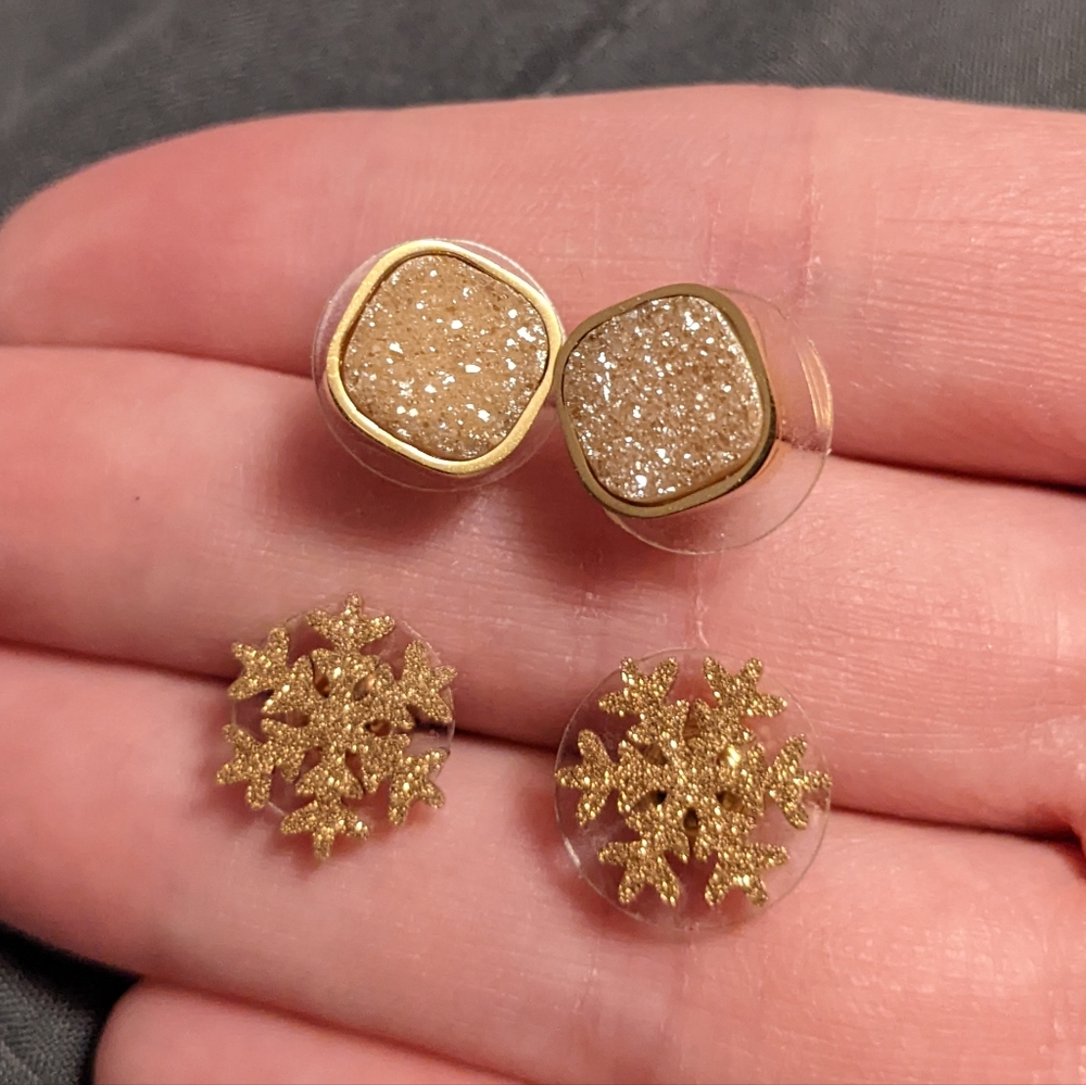 Olive + Piper Holiday Stud Earrings Set